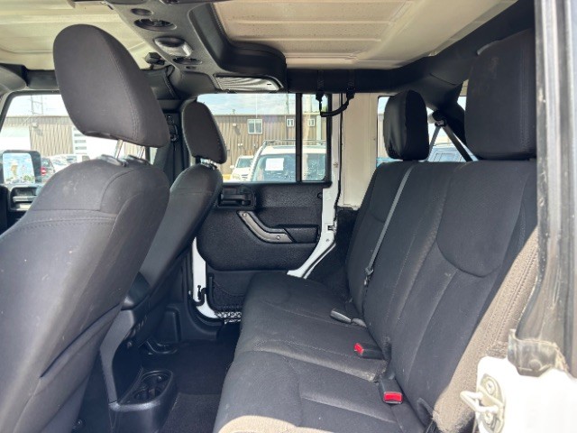 Jeep Wrangler Unlimited Vehicle Full-screen Gallery Image 06