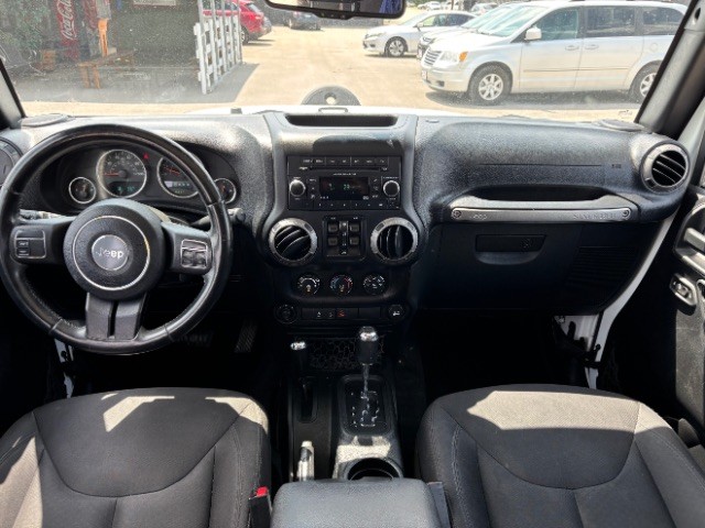 Jeep Wrangler Unlimited Vehicle Full-screen Gallery Image 07