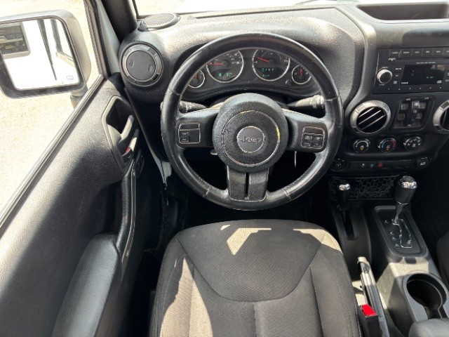 Jeep Wrangler Unlimited Vehicle Full-screen Gallery Image 08