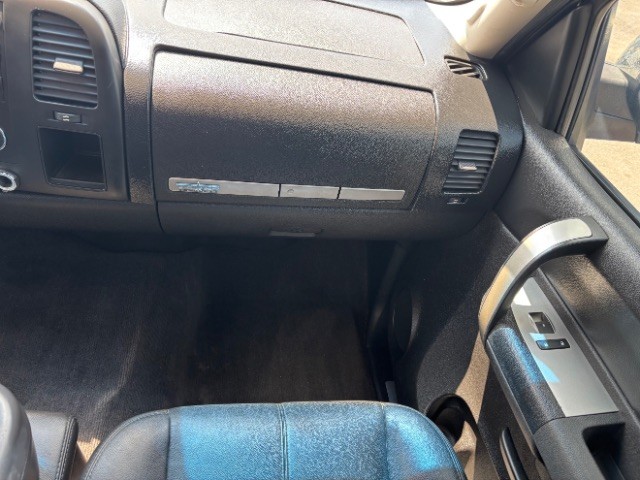 Chevrolet Silverado 1500 Vehicle Full-screen Gallery Image 08