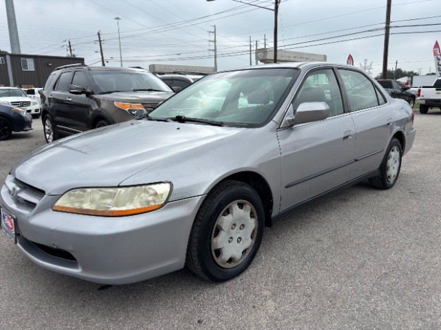 Honda Accord Sedan Vehicle Full-screen Gallery Image 03