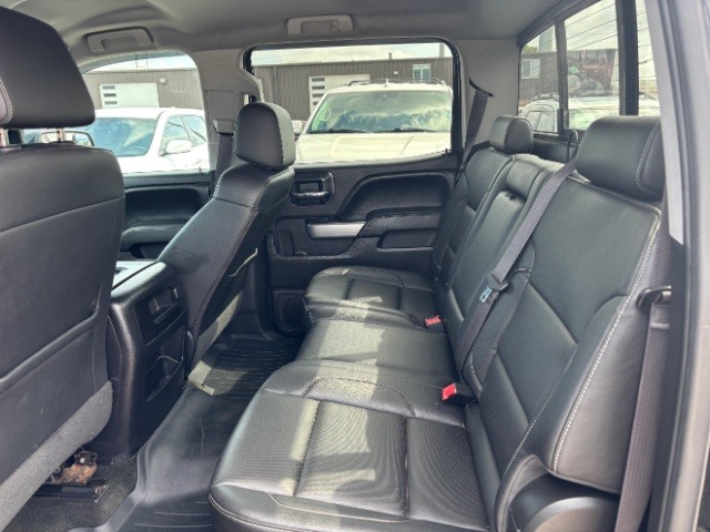 Chevrolet Silverado 1500 Vehicle Full-screen Gallery Image 06