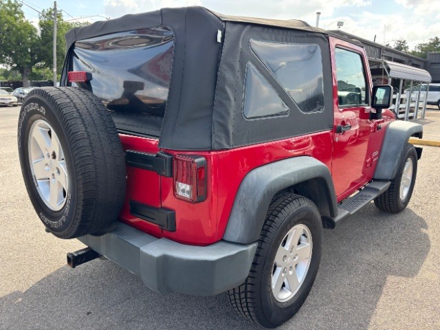 Jeep Wrangler Vehicle Full-screen Gallery Image 05