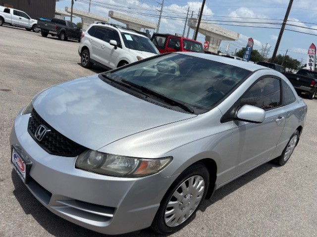 Honda Civic Coupe Vehicle Full-screen Gallery Image 03
