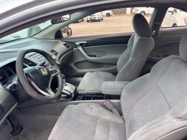 Honda Civic Coupe Vehicle Full-screen Gallery Image 06