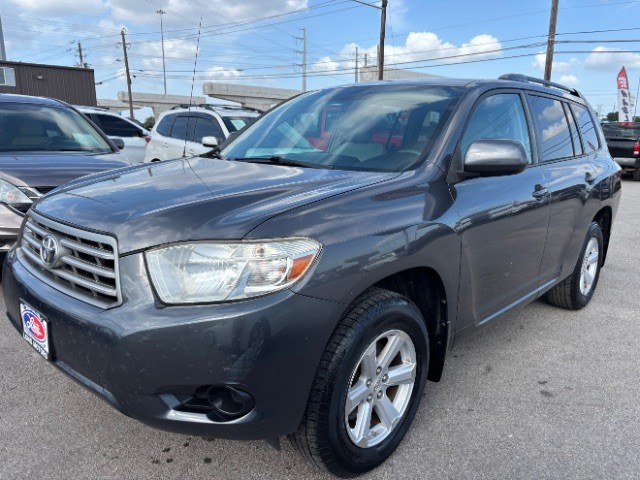 Toyota Highlander Vehicle Full-screen Gallery Image 03