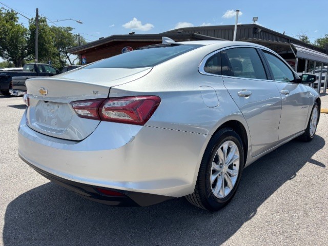 Chevrolet Malibu Vehicle Full-screen Gallery Image 05