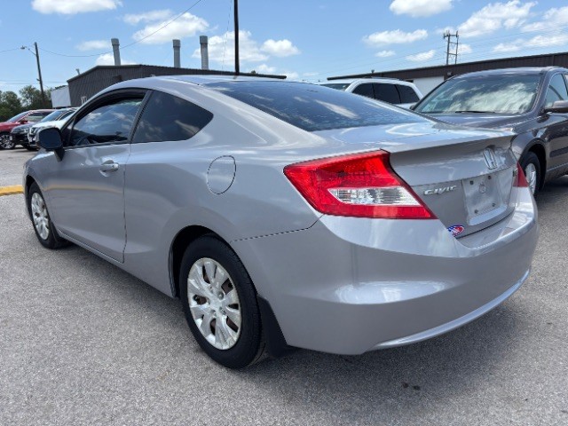 Honda Civic Coupe Vehicle Full-screen Gallery Image 04