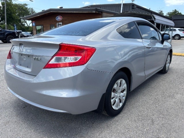 Honda Civic Coupe Vehicle Full-screen Gallery Image 05