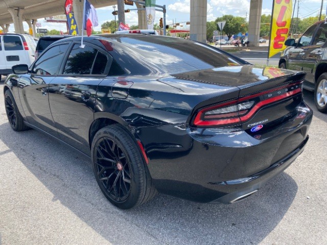 Dodge Charger Vehicle Full-screen Gallery Image 05