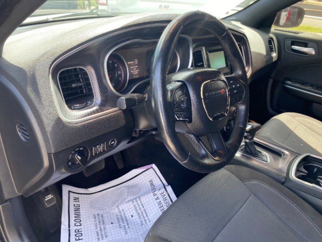 Dodge Charger Vehicle Full-screen Gallery Image 09