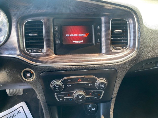 Dodge Charger Vehicle Full-screen Gallery Image 12