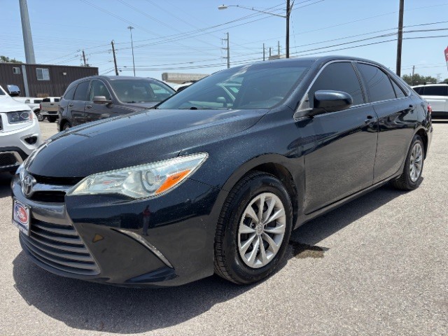 Toyota Camry Vehicle Full-screen Gallery Image 03
