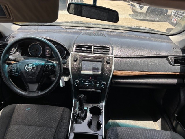 Toyota Camry Vehicle Full-screen Gallery Image 07
