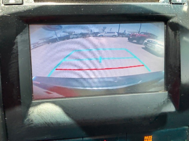 Toyota Camry Vehicle Full-screen Gallery Image 11