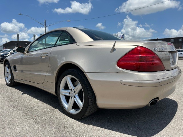 Mercedes-Benz SL-Class Vehicle Full-screen Gallery Image 04