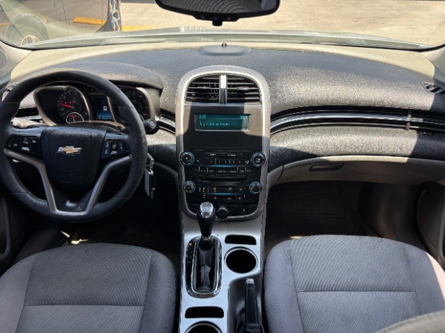 Chevrolet Malibu Vehicle Full-screen Gallery Image 07