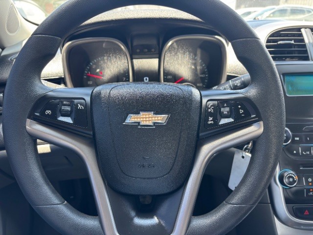 Chevrolet Malibu Vehicle Full-screen Gallery Image 11