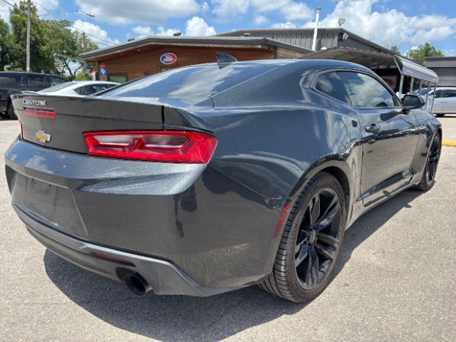 Chevrolet Camaro Vehicle Full-screen Gallery Image 05
