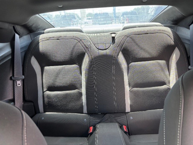 Chevrolet Camaro Vehicle Full-screen Gallery Image 10