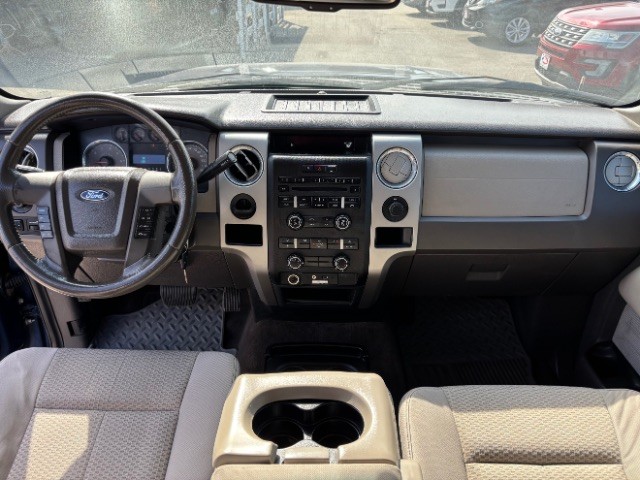 Ford F-150 Vehicle Full-screen Gallery Image 07