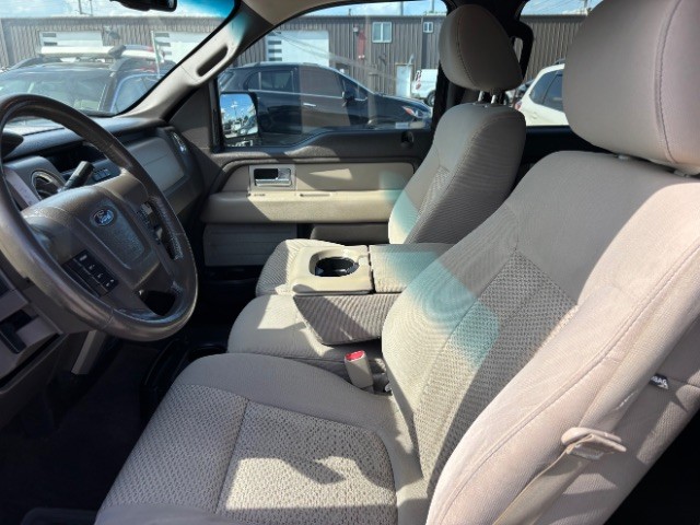 Ford F-150 Vehicle Full-screen Gallery Image 10