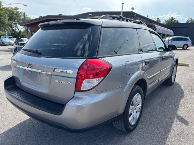 Subaru Outback Vehicle Full-screen Gallery Image 05