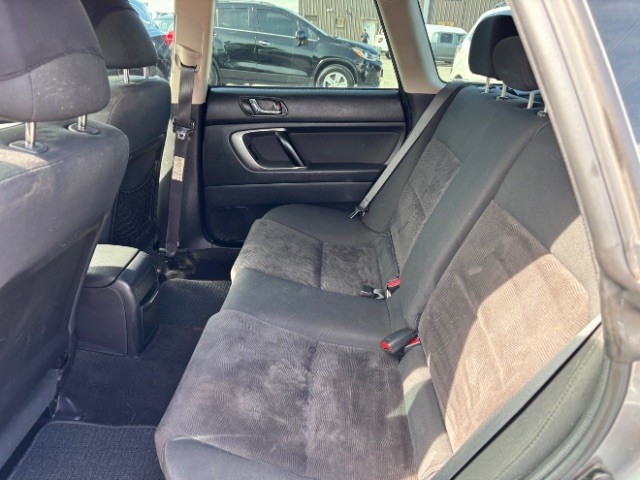 Subaru Outback Vehicle Full-screen Gallery Image 06