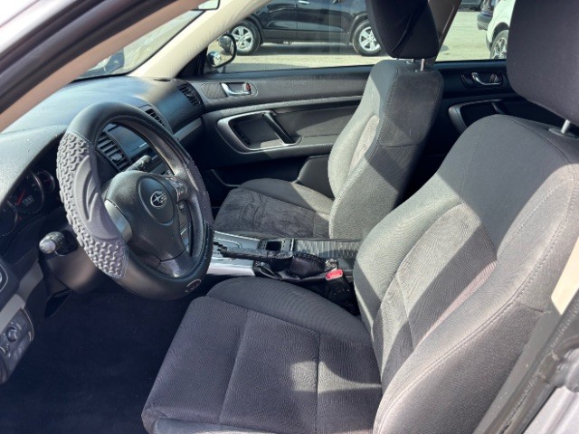 Subaru Outback Vehicle Full-screen Gallery Image 10