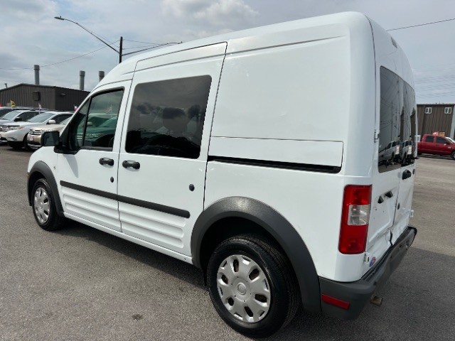 Ford Transit Connect Vehicle Full-screen Gallery Image 05