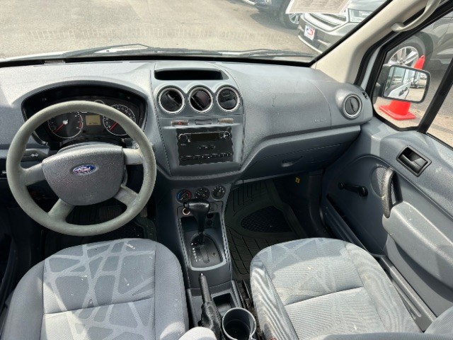 Ford Transit Connect Vehicle Full-screen Gallery Image 06