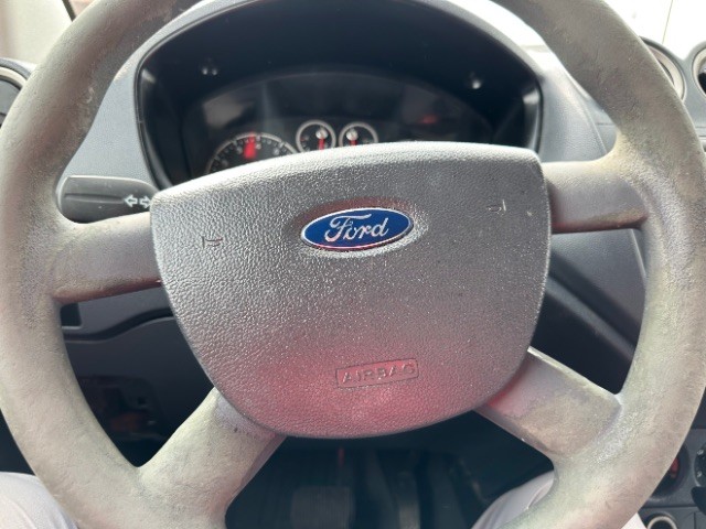 Ford Transit Connect Vehicle Full-screen Gallery Image 10