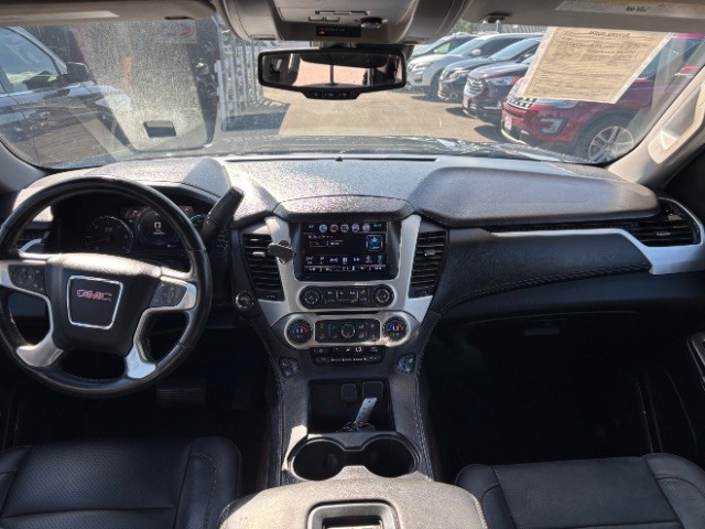GMC Yukon XL Vehicle Full-screen Gallery Image 08