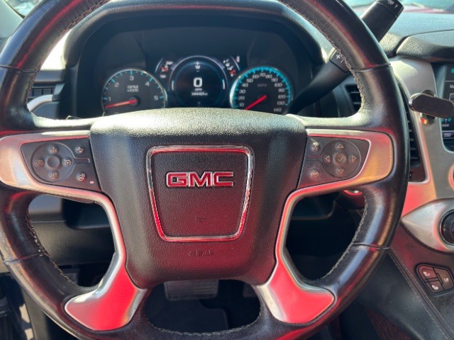 GMC Yukon XL Vehicle Full-screen Gallery Image 14