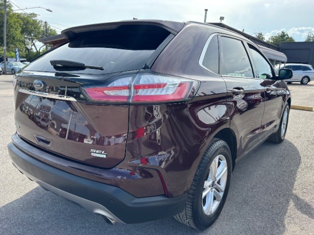 Ford Edge Vehicle Full-screen Gallery Image 05