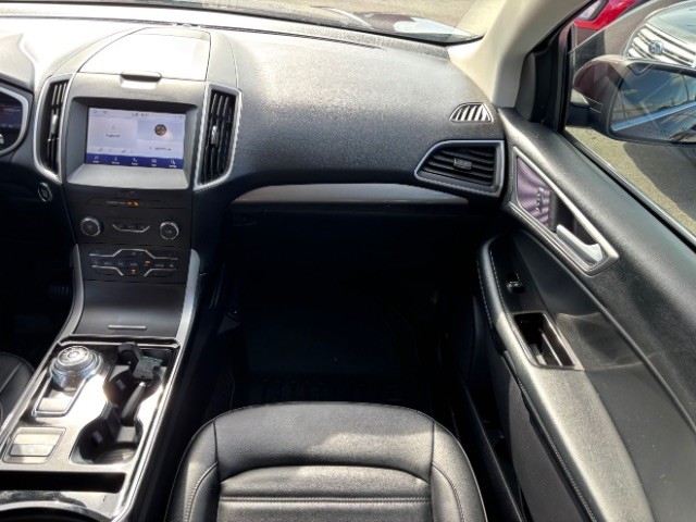 Ford Edge Vehicle Full-screen Gallery Image 09