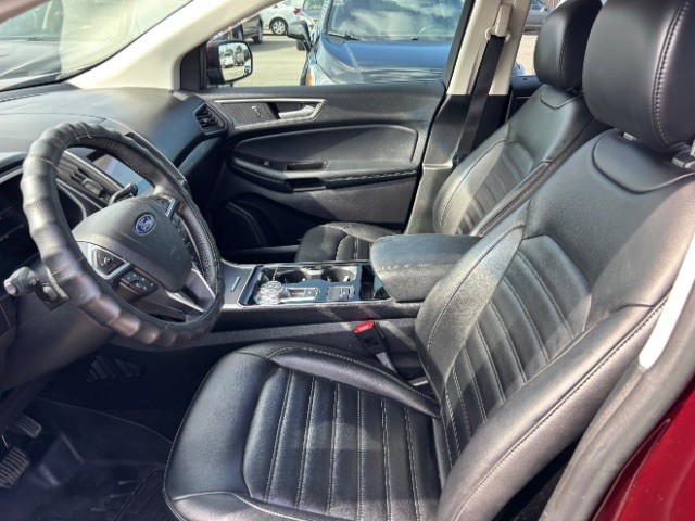 Ford Edge Vehicle Full-screen Gallery Image 10