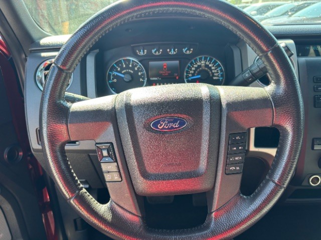 Ford F-150 Vehicle Full-screen Gallery Image 11