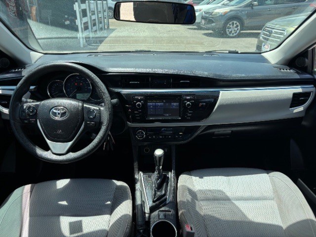 Toyota Corolla Vehicle Full-screen Gallery Image 07