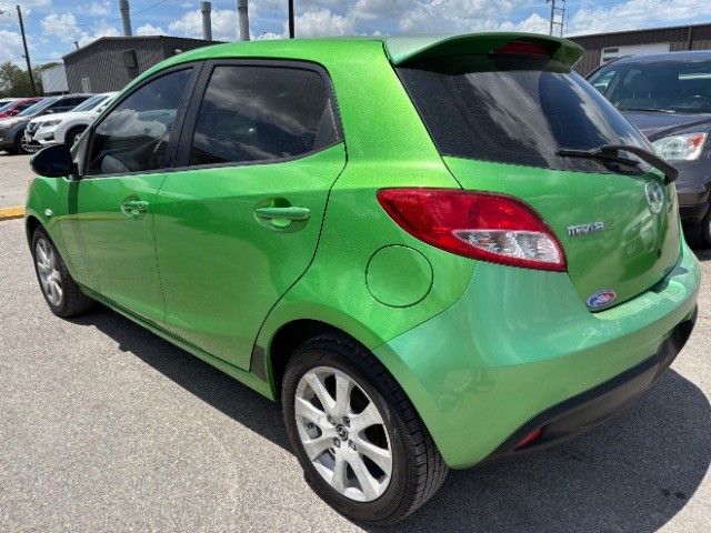 Mazda Mazda2 Vehicle Full-screen Gallery Image 04