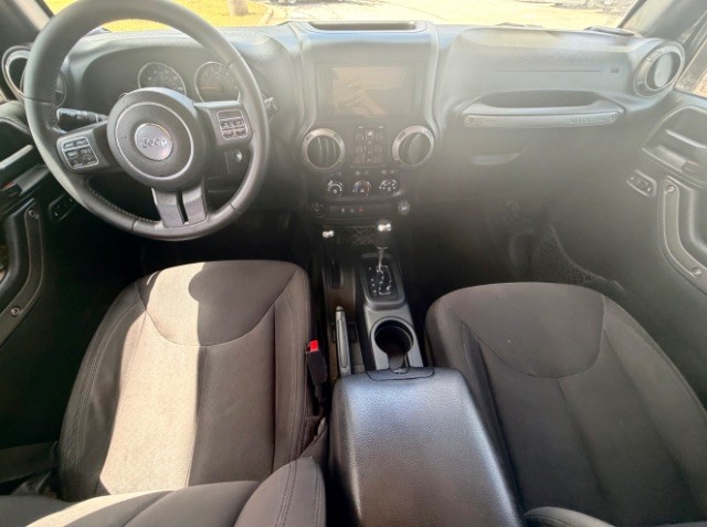 Jeep Wrangler Unlimited Vehicle Full-screen Gallery Image 06