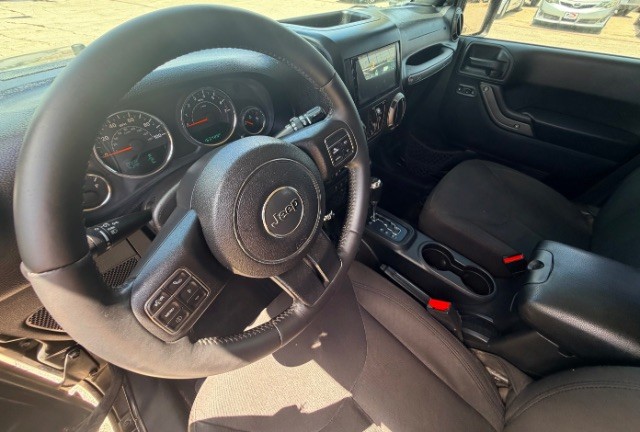 Jeep Wrangler Unlimited Vehicle Full-screen Gallery Image 09