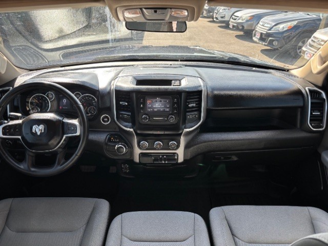 Ram 1500 Vehicle Full-screen Gallery Image 06