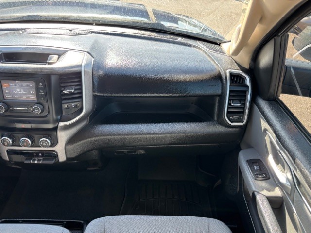 Ram 1500 Vehicle Full-screen Gallery Image 08