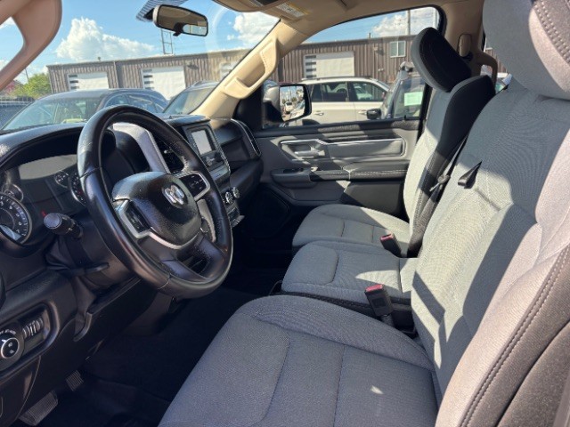 Ram 1500 Vehicle Full-screen Gallery Image 09