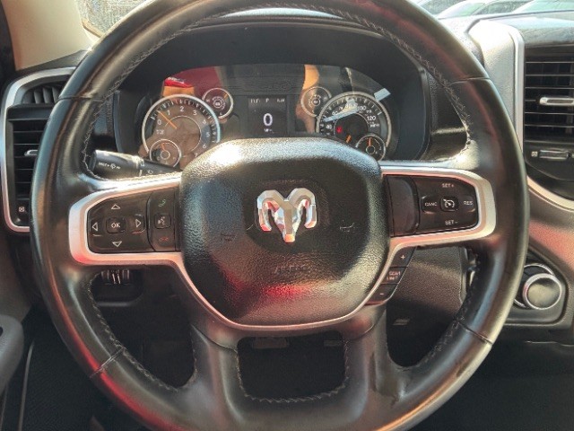 Ram 1500 Vehicle Full-screen Gallery Image 12