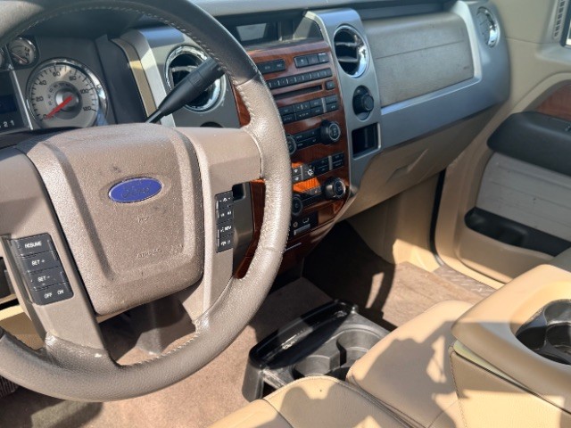 Ford F-150 Vehicle Full-screen Gallery Image 10