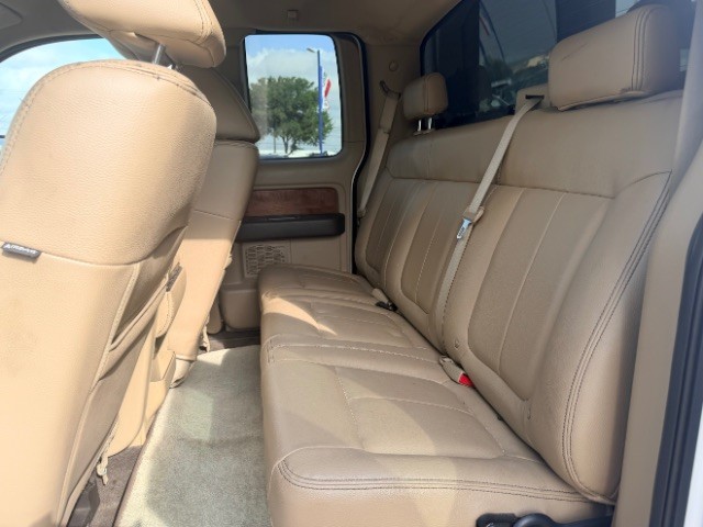 Ford F-150 Vehicle Full-screen Gallery Image 11