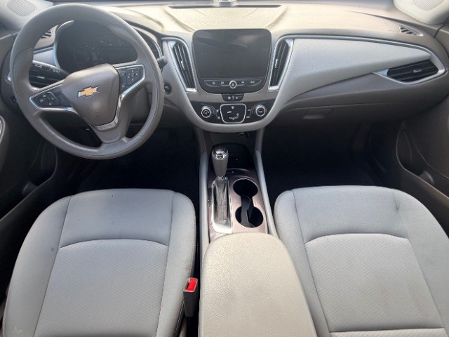 Chevrolet Malibu Vehicle Full-screen Gallery Image 06