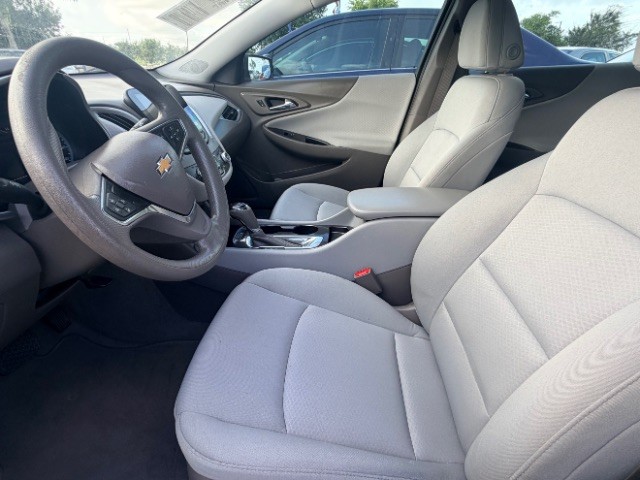 Chevrolet Malibu Vehicle Full-screen Gallery Image 08